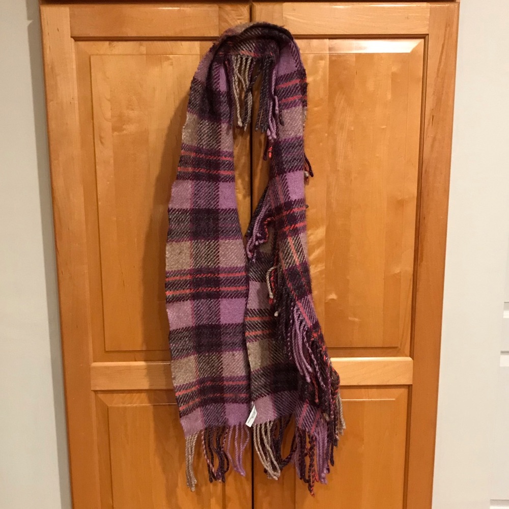*FREE IF YOU BUNDLE 2+ ITEMS: LOFT Scarf